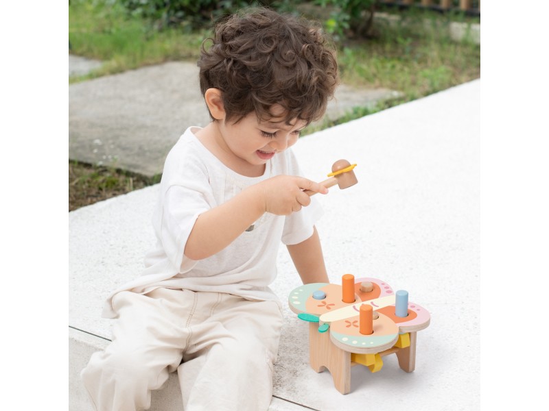 CLASSIC WORLD Wbijak Pastelowy Motylek Montessori z Młoteczkiem CLASSIC WORLD Wbijak Pastelowy Motylek Montessori z Młoteczkiem